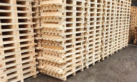 Herstellung von standardisierten und atypischen Holzpaletten
